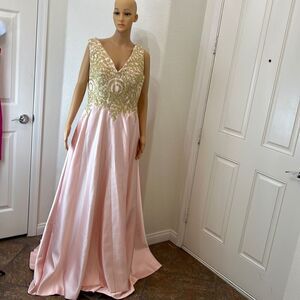 Wedding Dress Elegant Pink Gold Embroidery V Neck Short Sleeve Tie Back Flowing